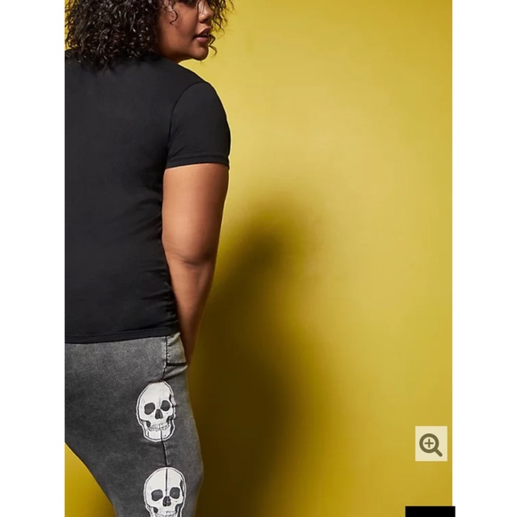 NWT TORRID Lovesick Skeleton Peace Choker Tee - Picture 4 of 7